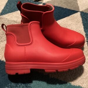 Ugg red rain boots droplet women size 10